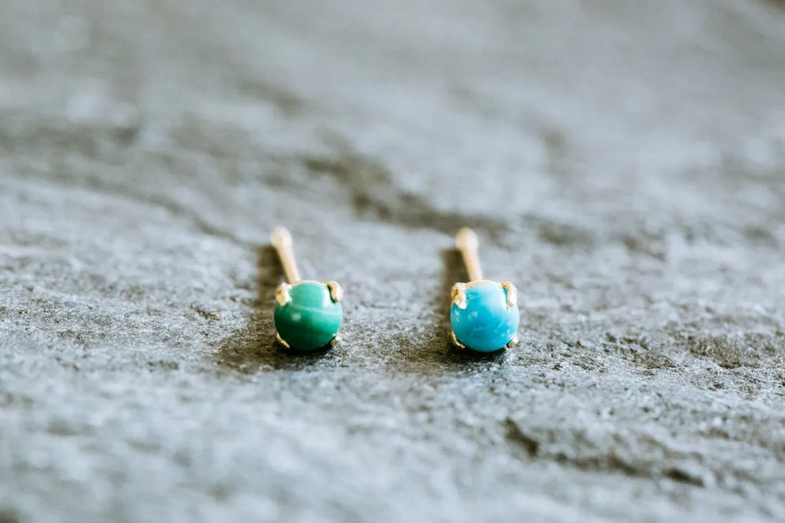 14k Gold Sky Green Gemstone Barbell Ear Stud Piercing