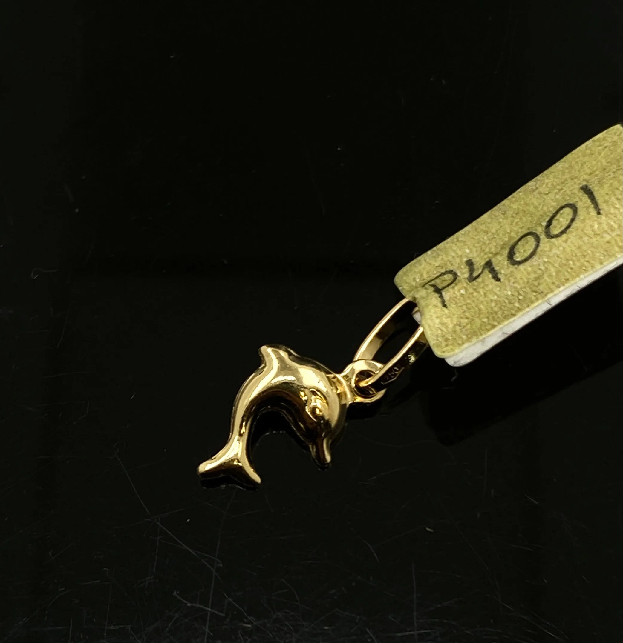 18k Solid Gold Baby Fish Pendant P4001