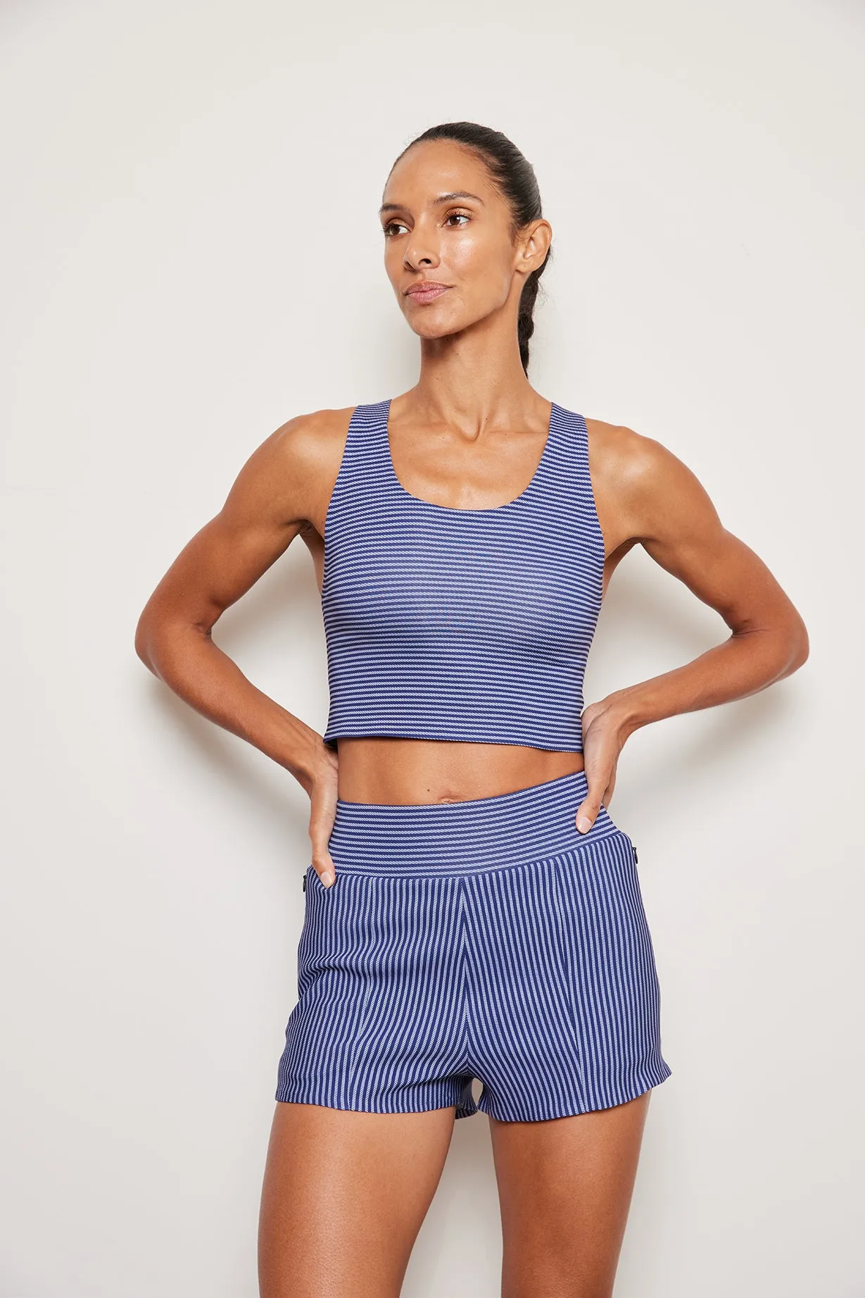 6STRIPE PLUSH HYDRA CROP TOP IN AIRE - NERO AND NAVY STRIPE