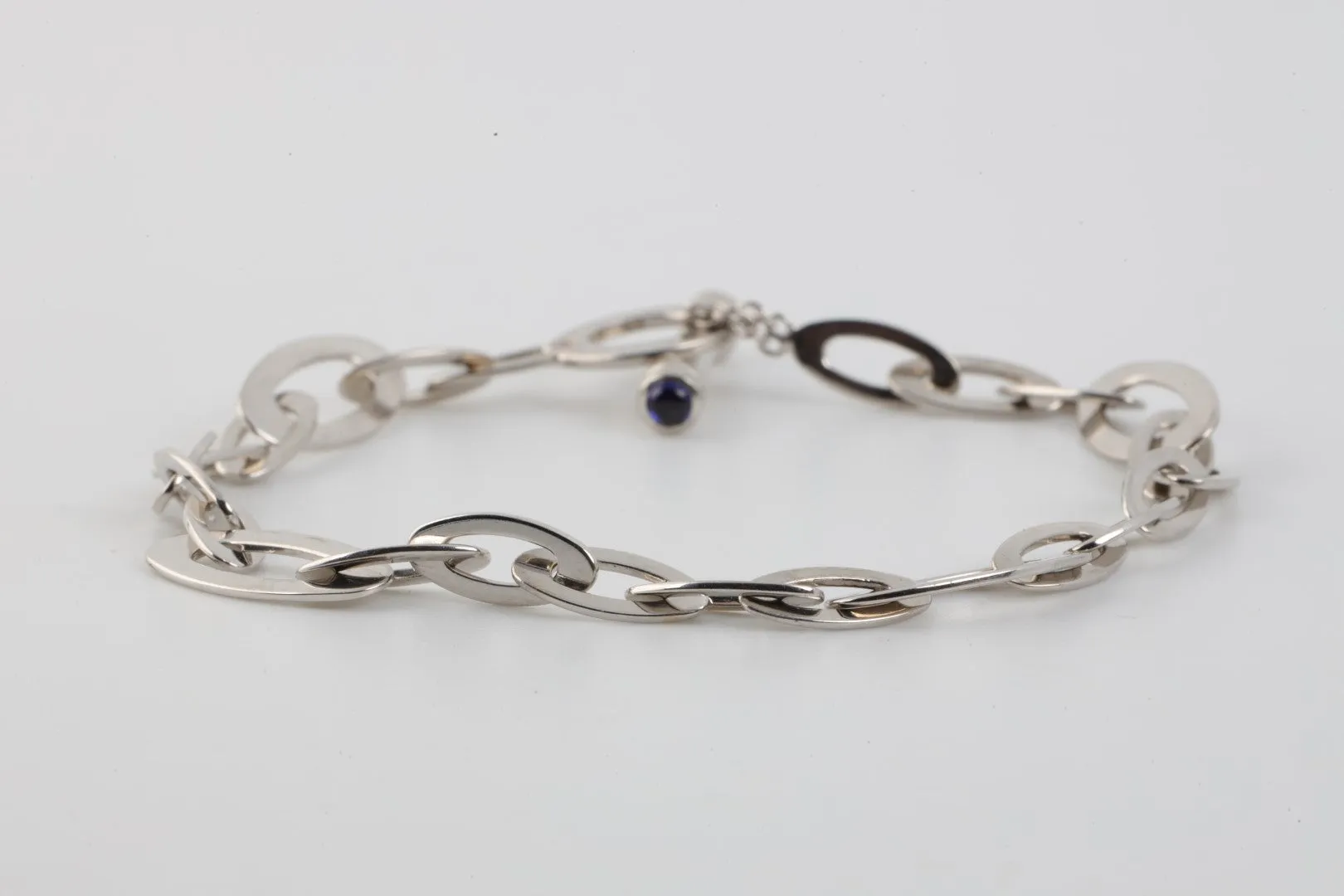 7'' Roberto Coin 18k White Gold 0.03tcw Sapphire Chic & Shine Bracelet (10.48g.)