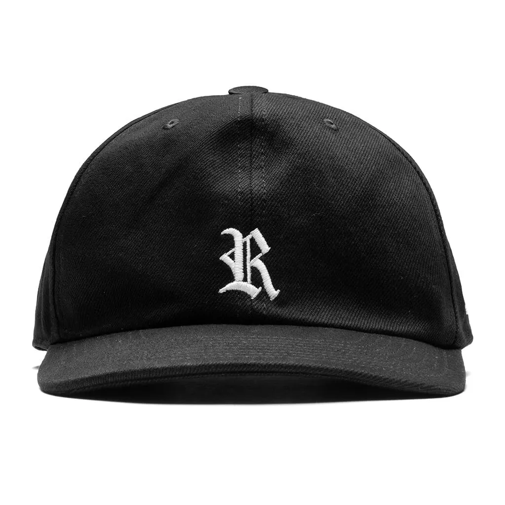 Cap wit R Embroidery - Black