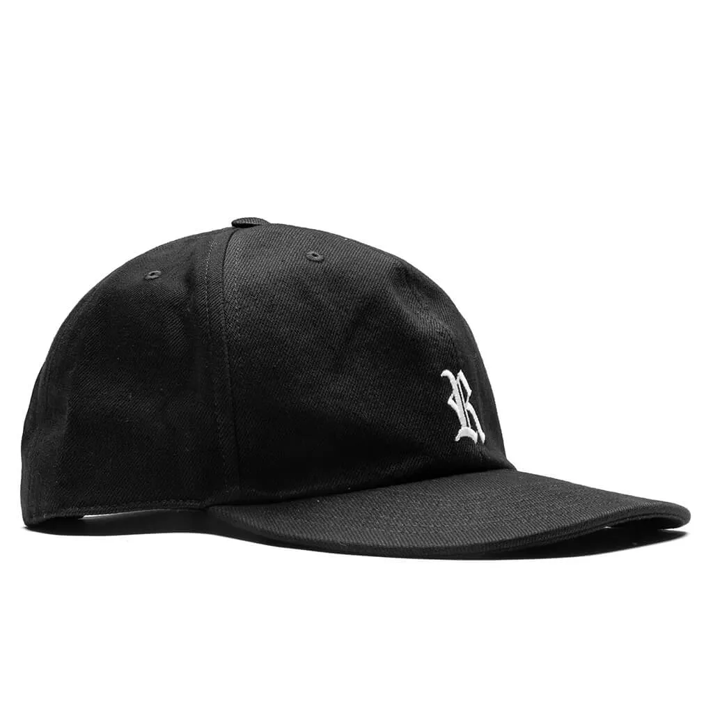 Cap wit R Embroidery - Black