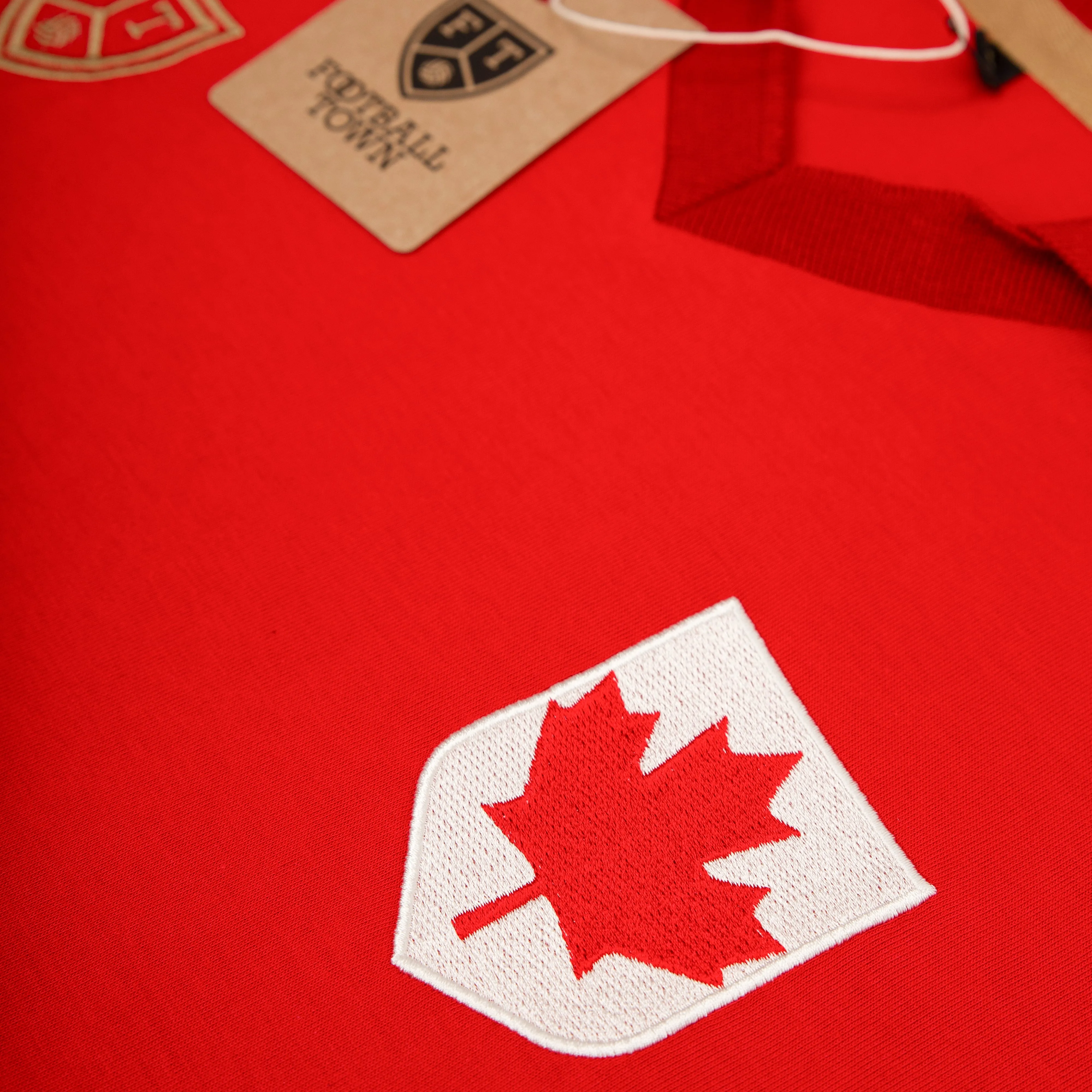 Classic Canada Red Leaf