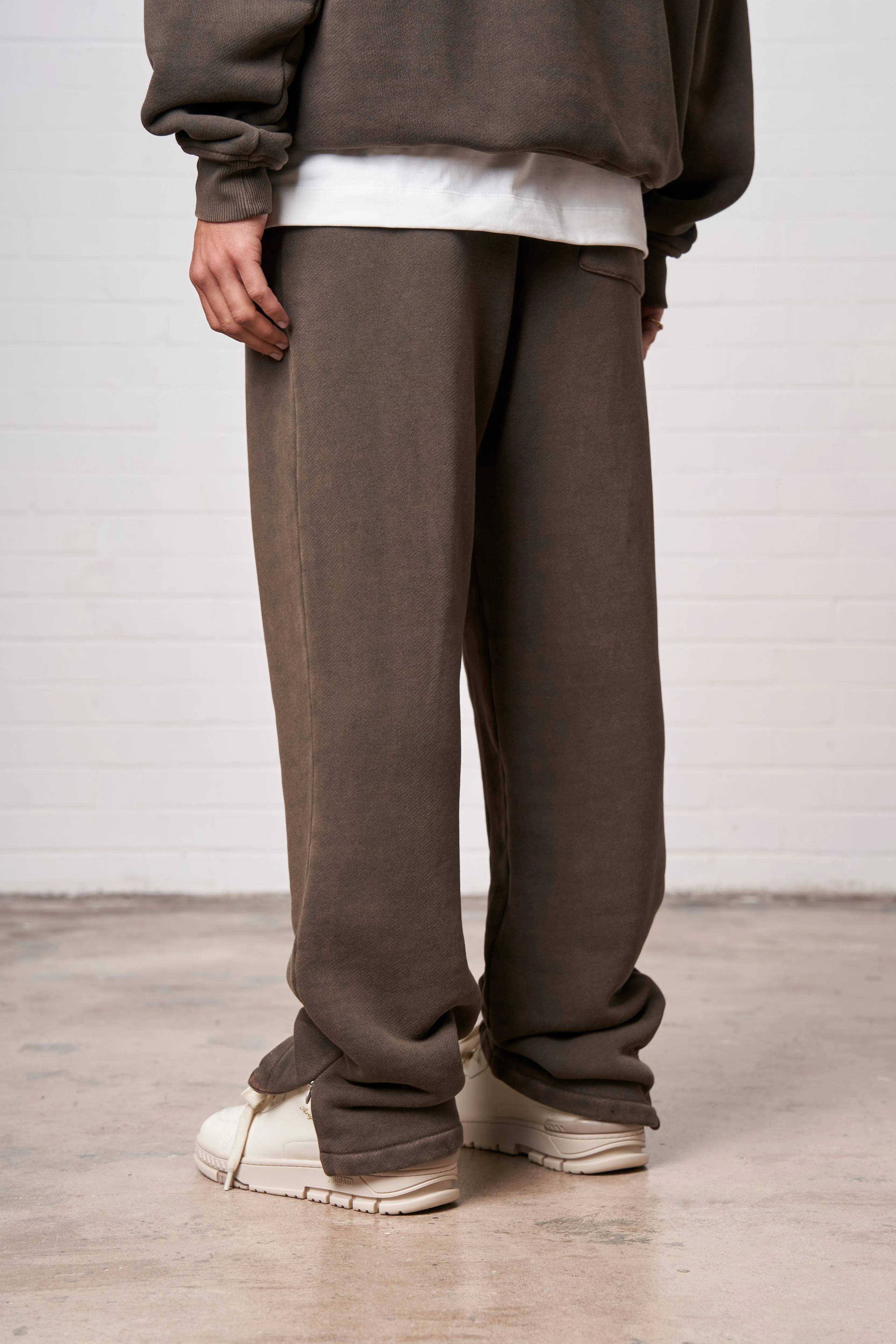 LAUNDERED CLASSICS JOGGERS - BROWN