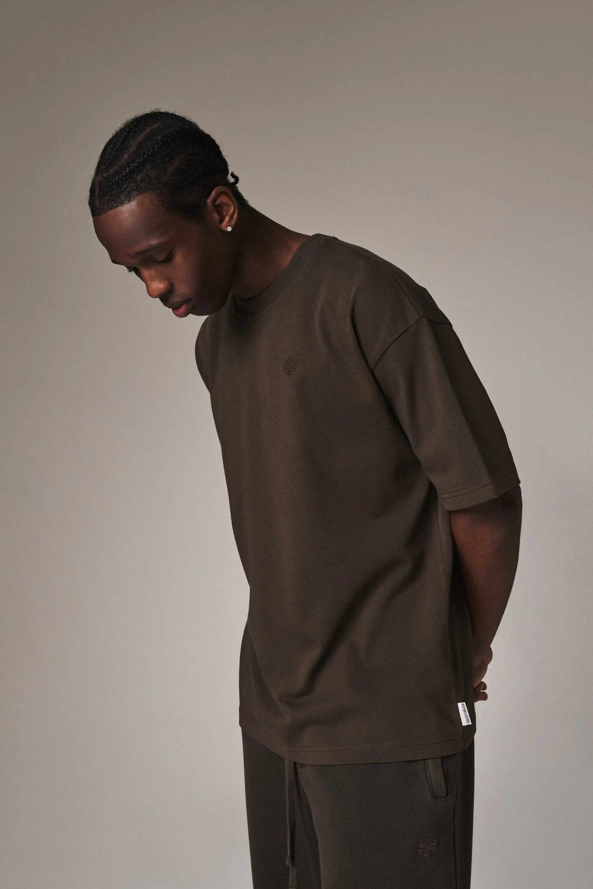 LAUNDERED CLASSICS T-SHIRT - BROWN