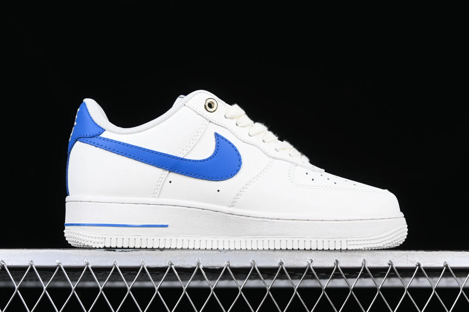 Nike Air Force 1 07 Low White Navy Blue DQ7658-103