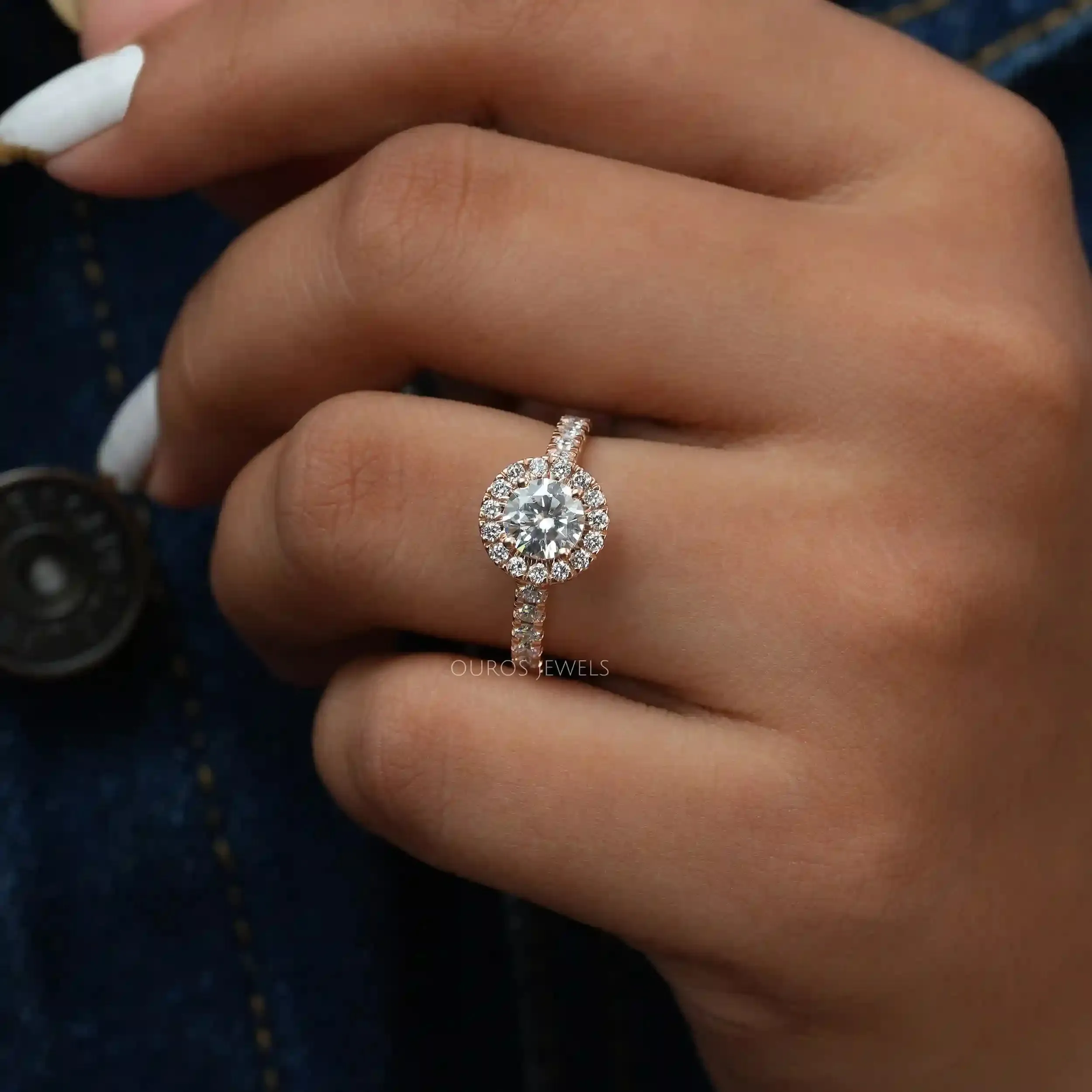 Round Cut Halo Diamond Engagement Ring