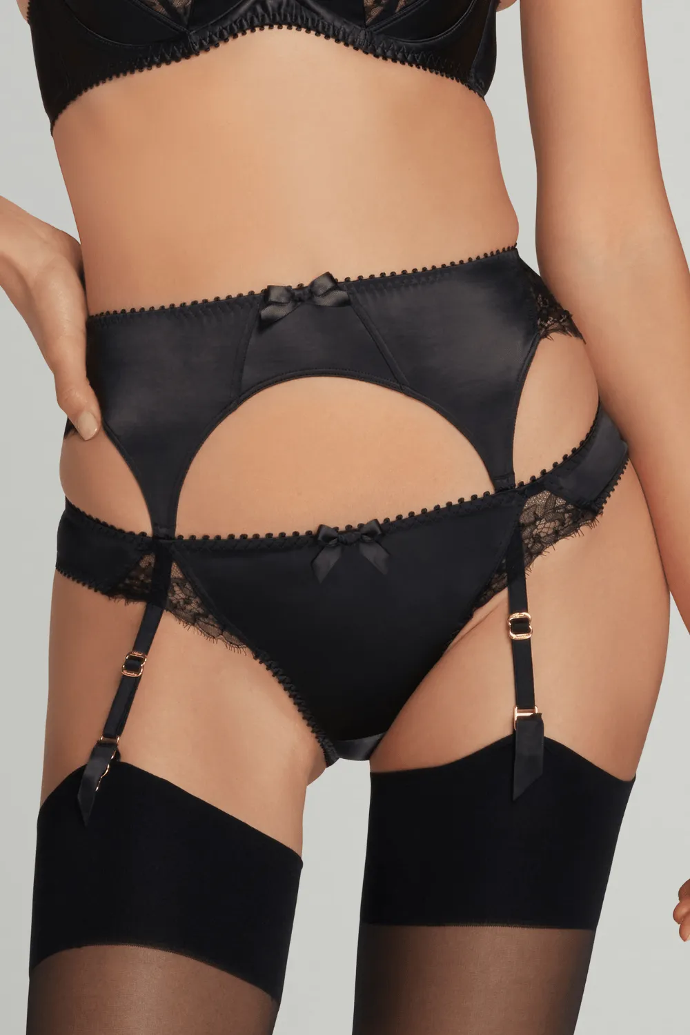 Ryan Suspender, Size 5 (UK 14)