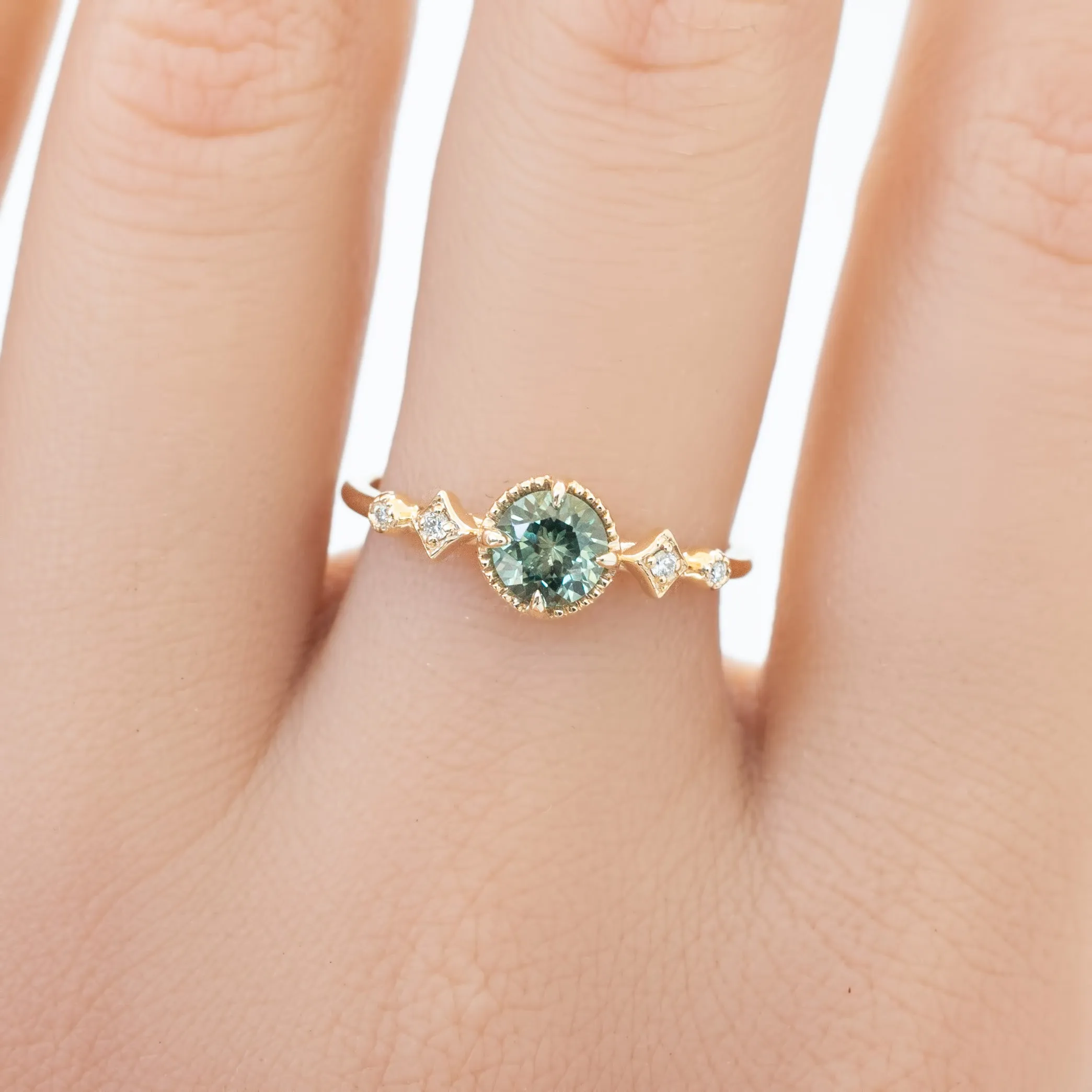 Stella Ring 5mm 0.60ct Light green Montana Sapphire 14K Yellow Gold