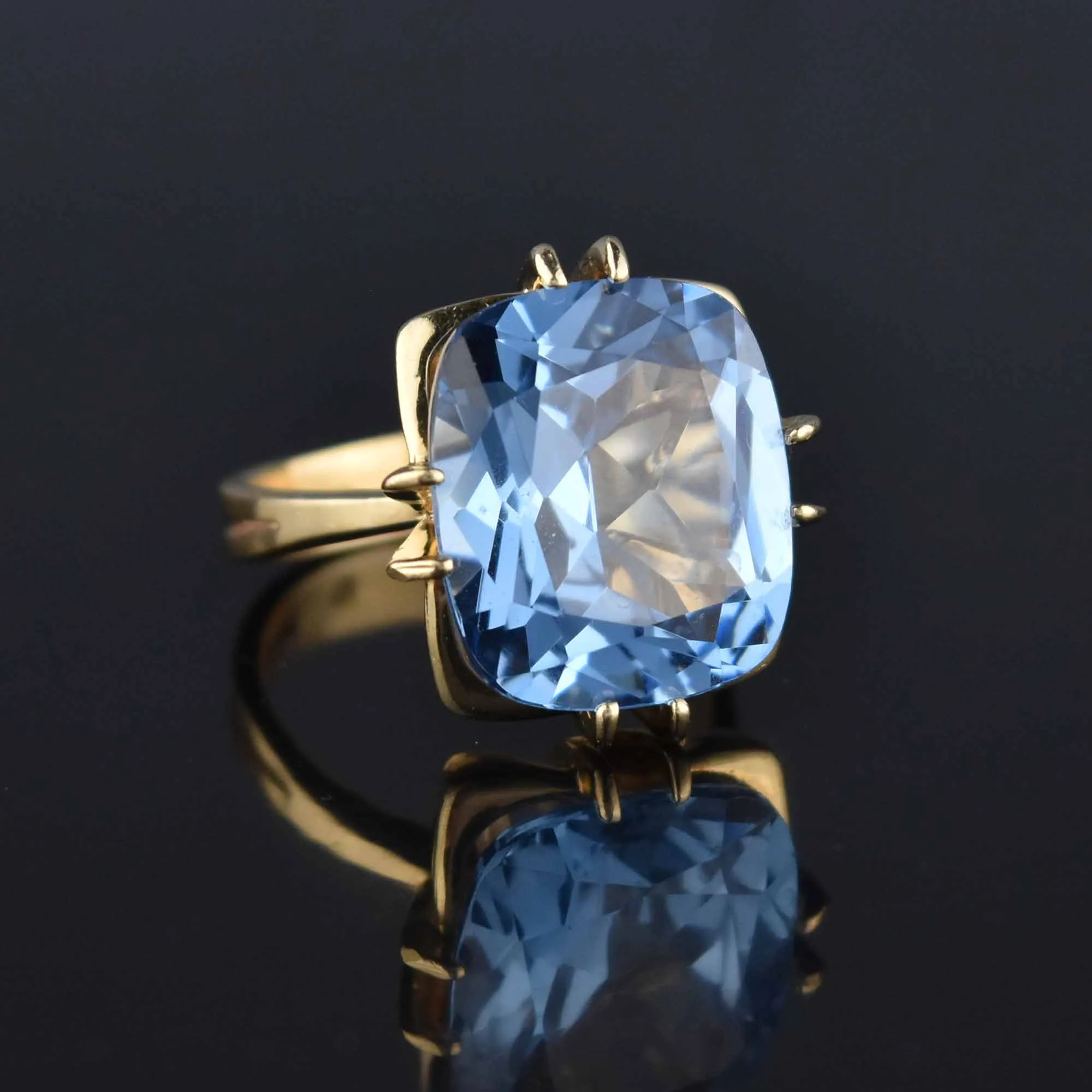 Vintage 14K Gold 15CTW Blue Topaz Cocktail Ring, Sz 8